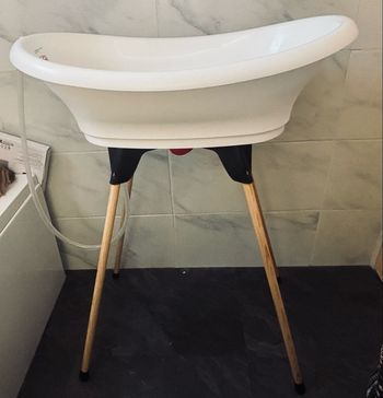 Baignoire bébé remise en main propre 