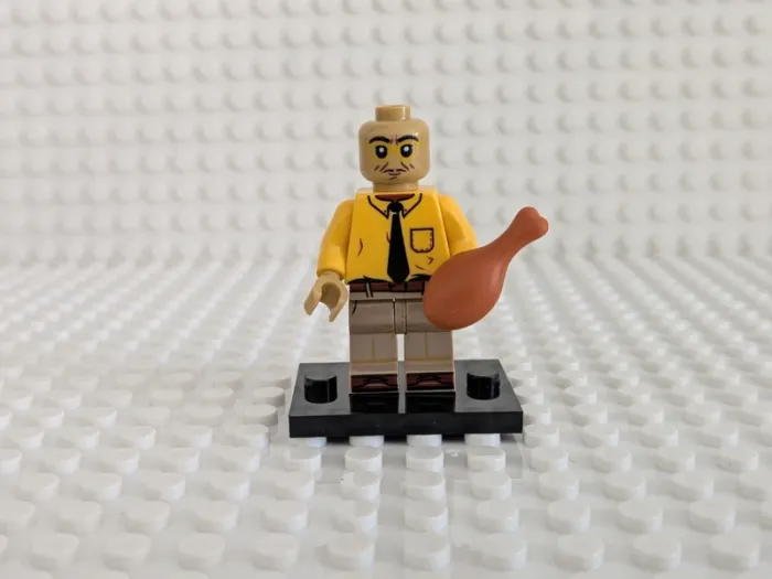 Figurine Breaking Bad : Gus Fring (Los Pollos Hermanos), style lego - photo numéro 2