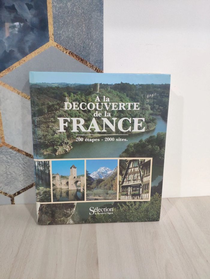 Beau livre à la découverte de la France 200 étapes 2000 sites Reader's digest