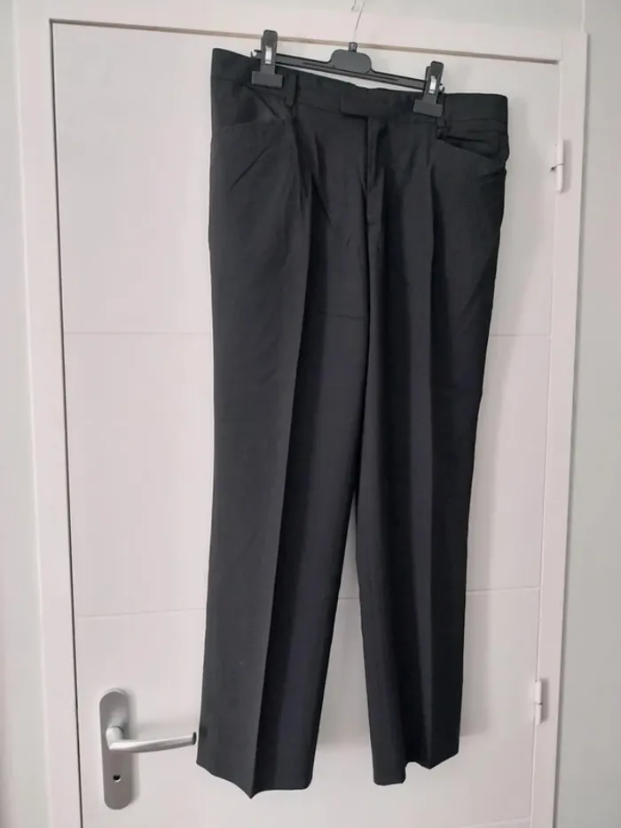 Pantalon noir Zara T40/42 - photo numéro 2