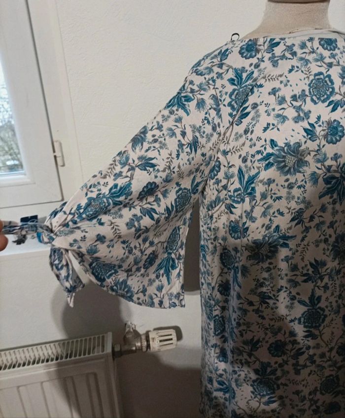 Magnifique robe manches ouvertes - photo numéro 2