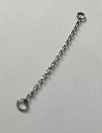 Chaine titane connecteur de piercing