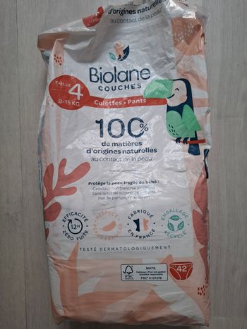 19 couches taille 4 biolane 