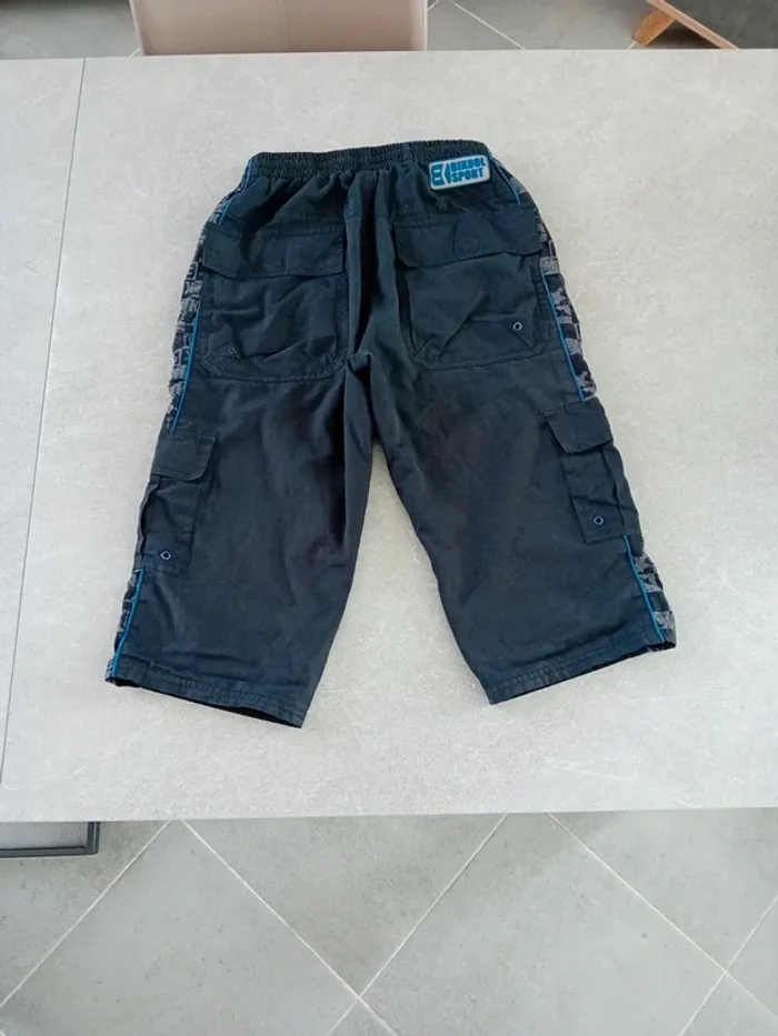 Pantacourt Noir et Blue Bikool Sport taille 12 ans. - photo numéro 2