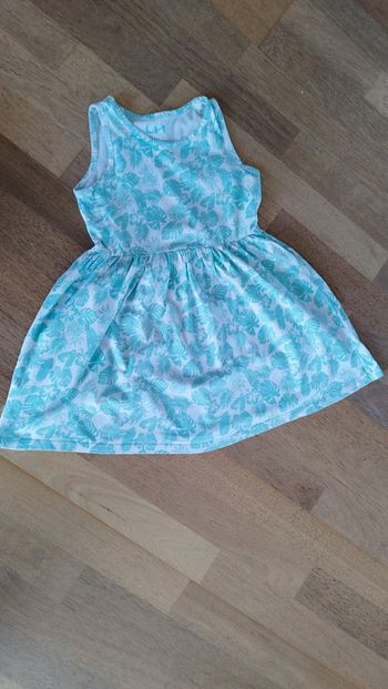 Jolie robe imprimé feuilles 6ans