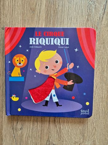 Les albums Caresses - livre tactile Le cirque Riquiqui