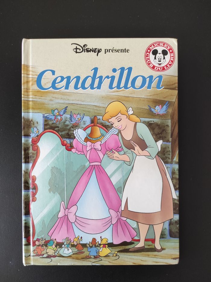 📖 Livre Disney Cendrillon – bon état