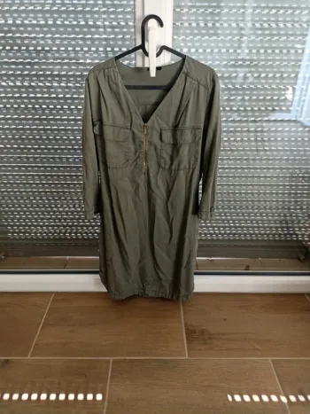 Robe kaki