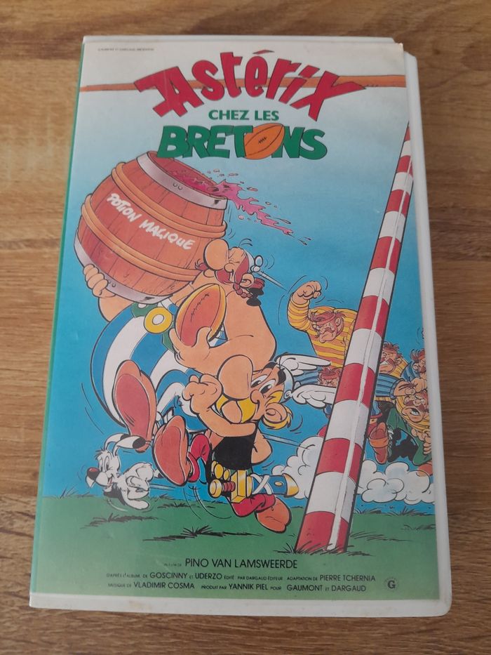 VHS Astérix chez les bretons - photo numéro 1
