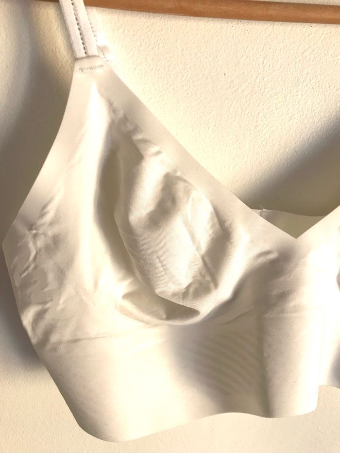 Bralette Sloggi blanche taille 34/36 neuve jamais portée - photo numéro 2