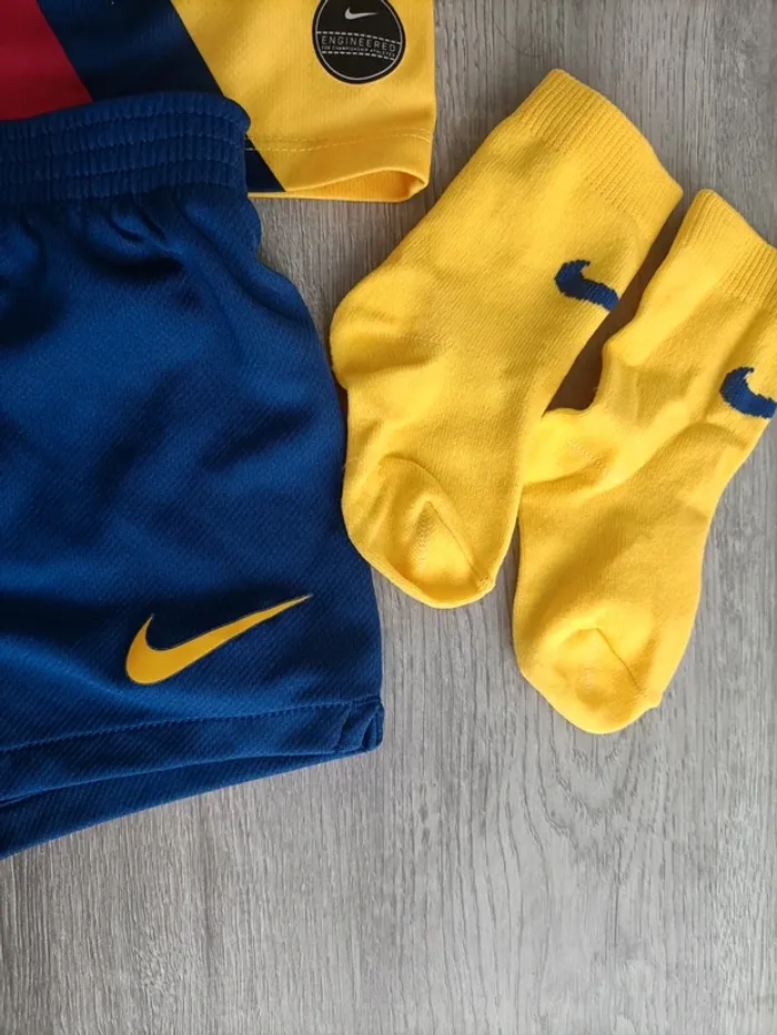 Ensemble bébé FC Barcelone 9 mois, saison 2019-2020 - photo numéro 4