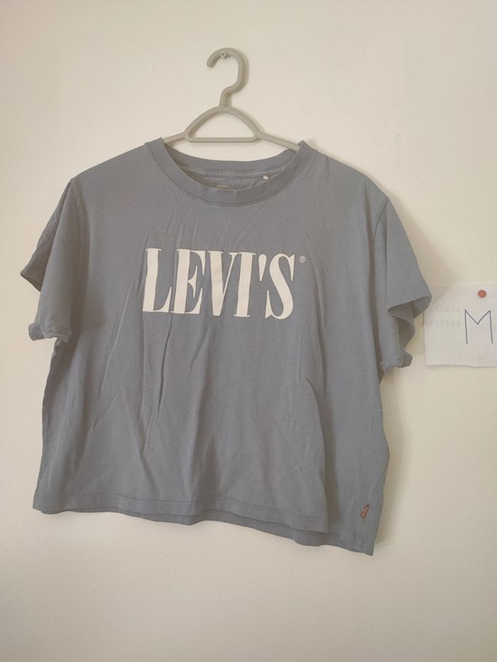 37 –  Le classique Levi’s qui ne se démode jamais – et celui-ci est comme neuf !