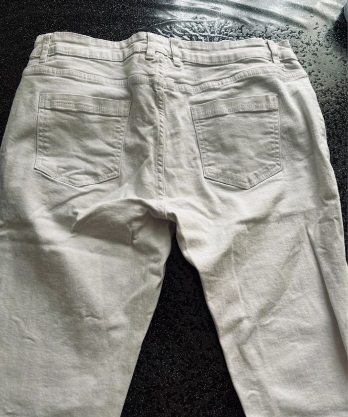 Jean blanc / Taille 42 - photo numéro 4