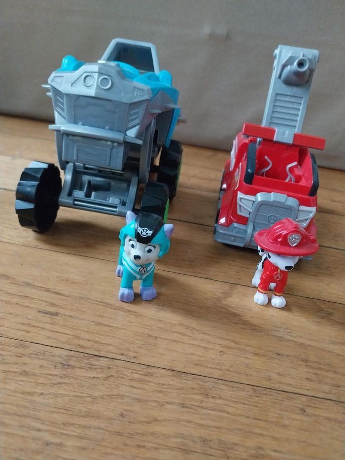 Figurines et vehicules pat patrouille - photo numéro 2