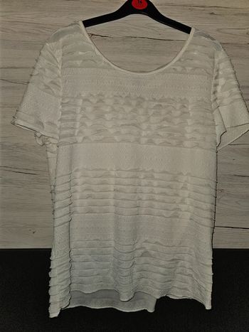T shirt blanc à volants