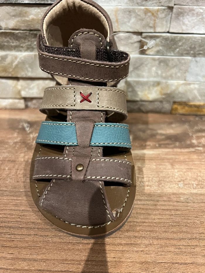 Chaussures enfant t.27 neuves - photo numéro 6