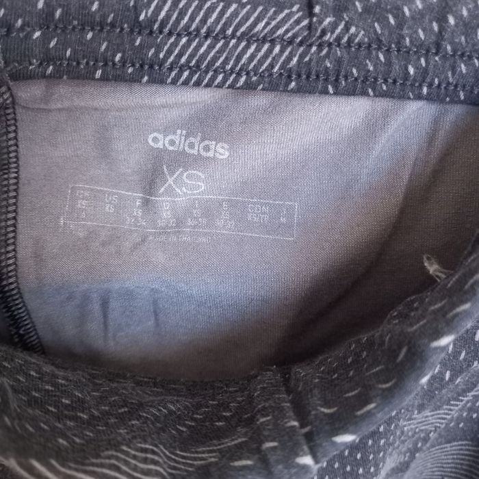 Legging Adidas taille XS - photo numéro 2