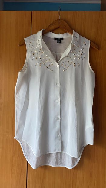 Blouse blanche sans manche avec clous L