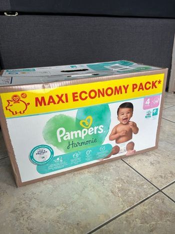 Couches Pampers 