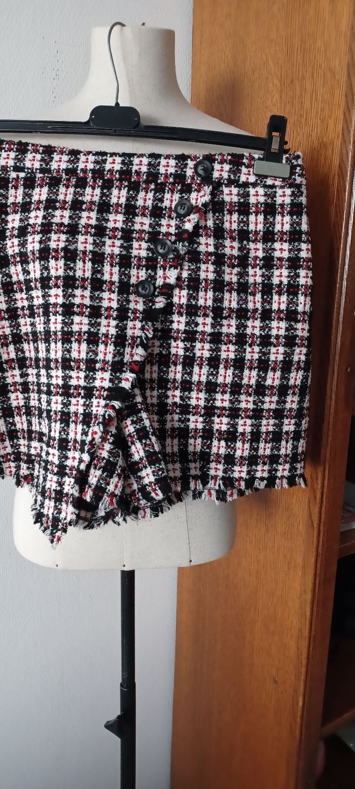 Très joli short femme T 44 - photo numéro 3