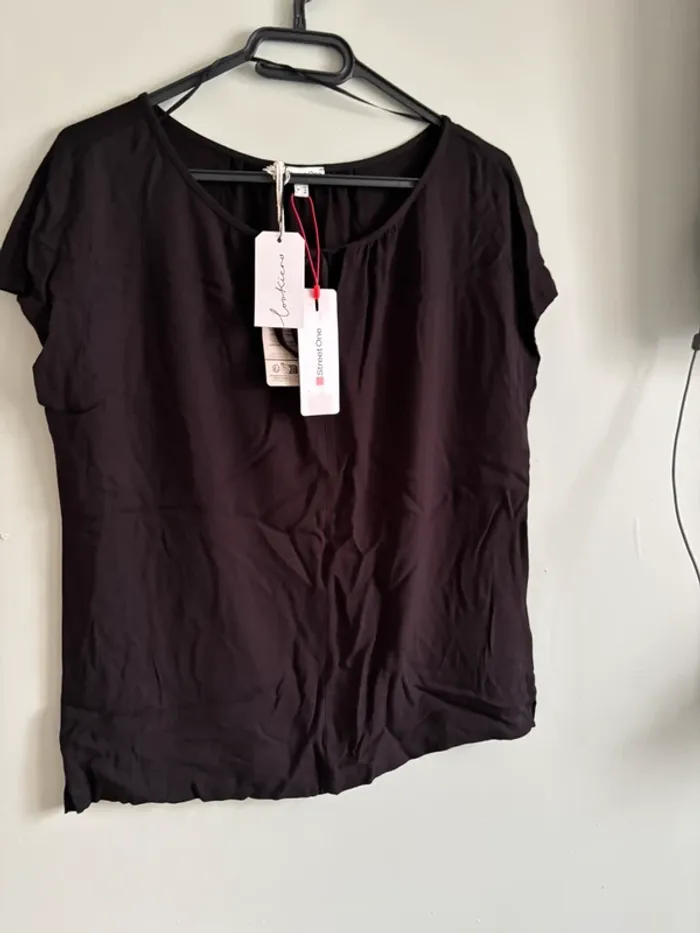 Teeshirt neuf taille S
