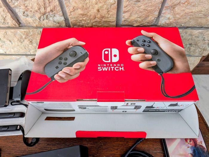 Nintendo Switch - photo numéro 2