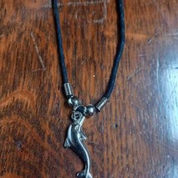 Collier avec pendentif dauphin