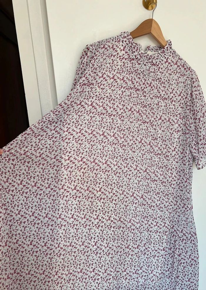 Longue robe coréenne plissée motifs fleurs rose et blanche - photo numéro 6