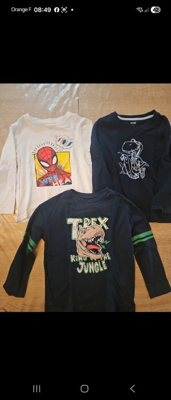 Lot tee shirts manche longue 4 ans