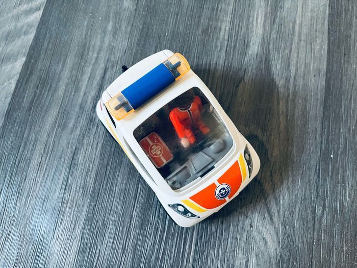 Voiture de secours - photo numéro 2