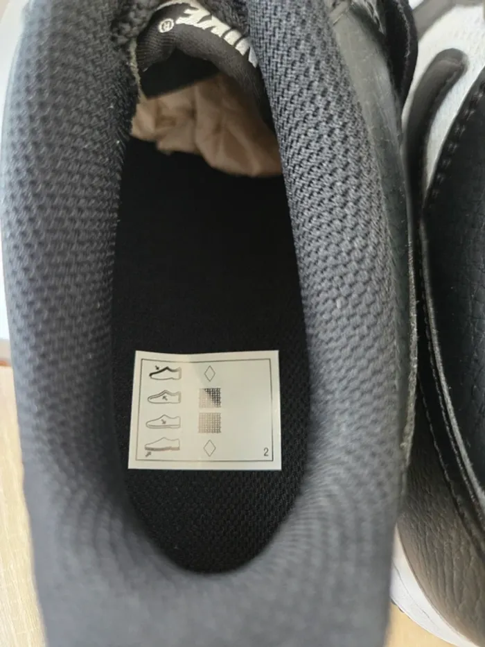 Nike air force 1 taille 38,5 neuves blanc noir - photo numéro 6