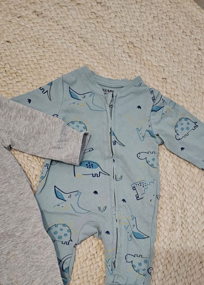 Lot de 3 pyjamas 1 mois kiabi - photo numéro 4