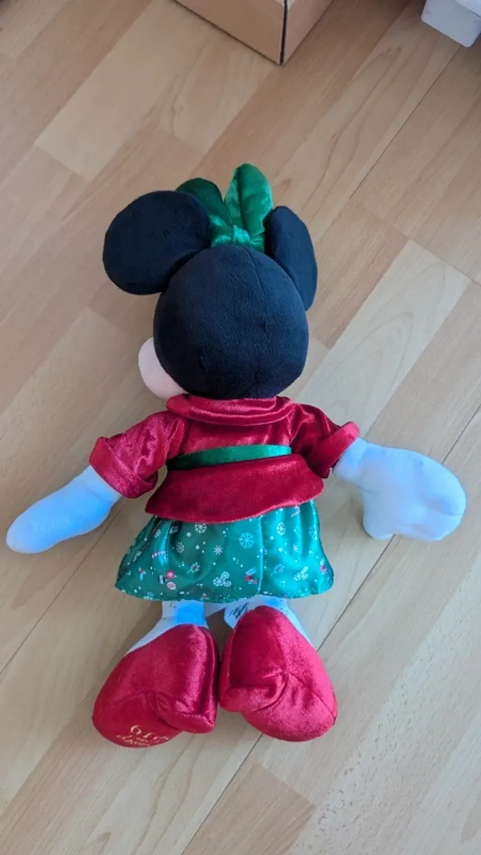 Peluche Minnie millésime 2019 disney - photo numéro 3
