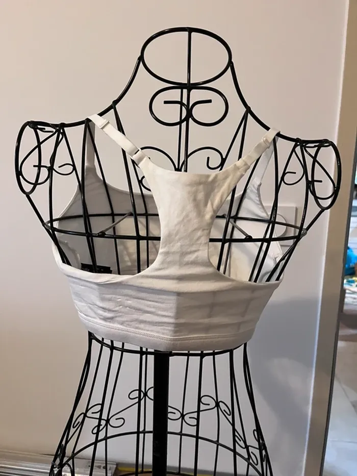 Brassière blanche - photo numéro 2