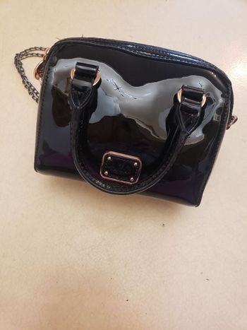 Joli petit sac à main verni bandoulière