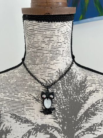 Collier noir fantaisie  Hibou