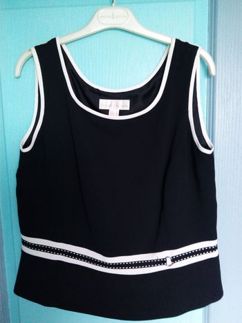 Haut sans manche Un jour ailleurs en 40