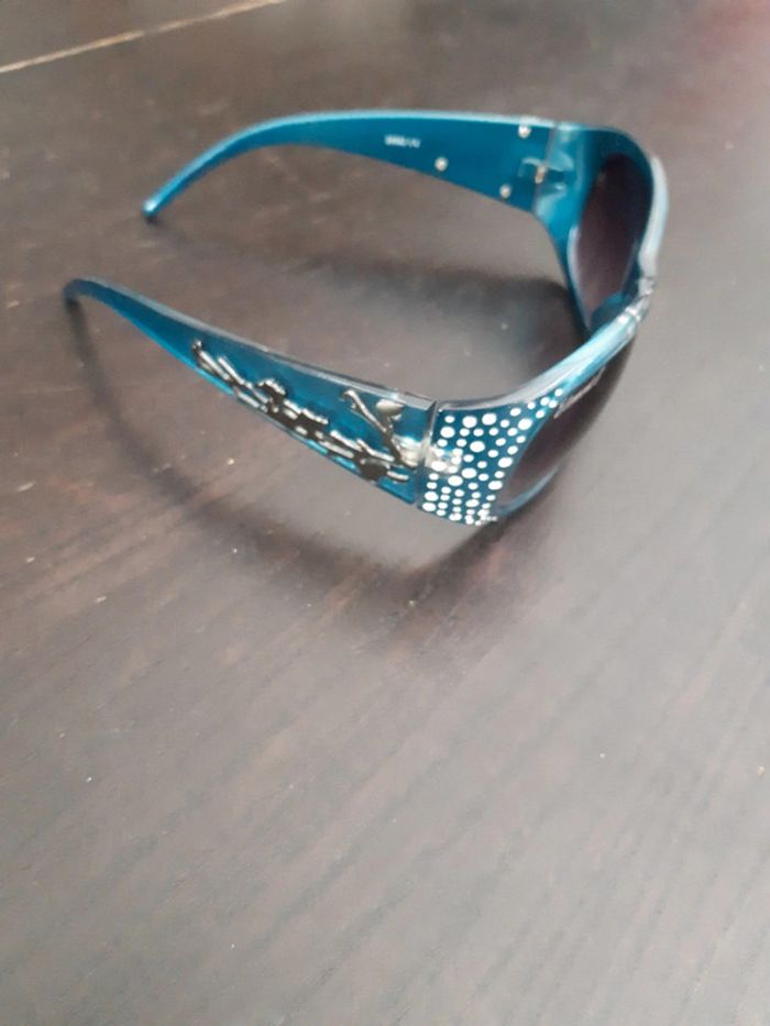 Lunettes de soleil - photo numéro 2
