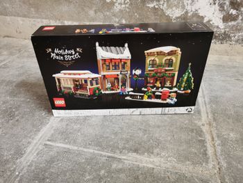 Lego Icons 10308 La grande rue décorée pour les fêtes [NEUF]