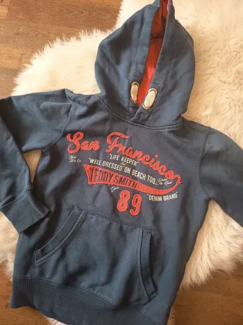 Pull a capuche 8 ans