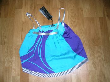 beau top turquoise et mauve pianura studio neuf 38