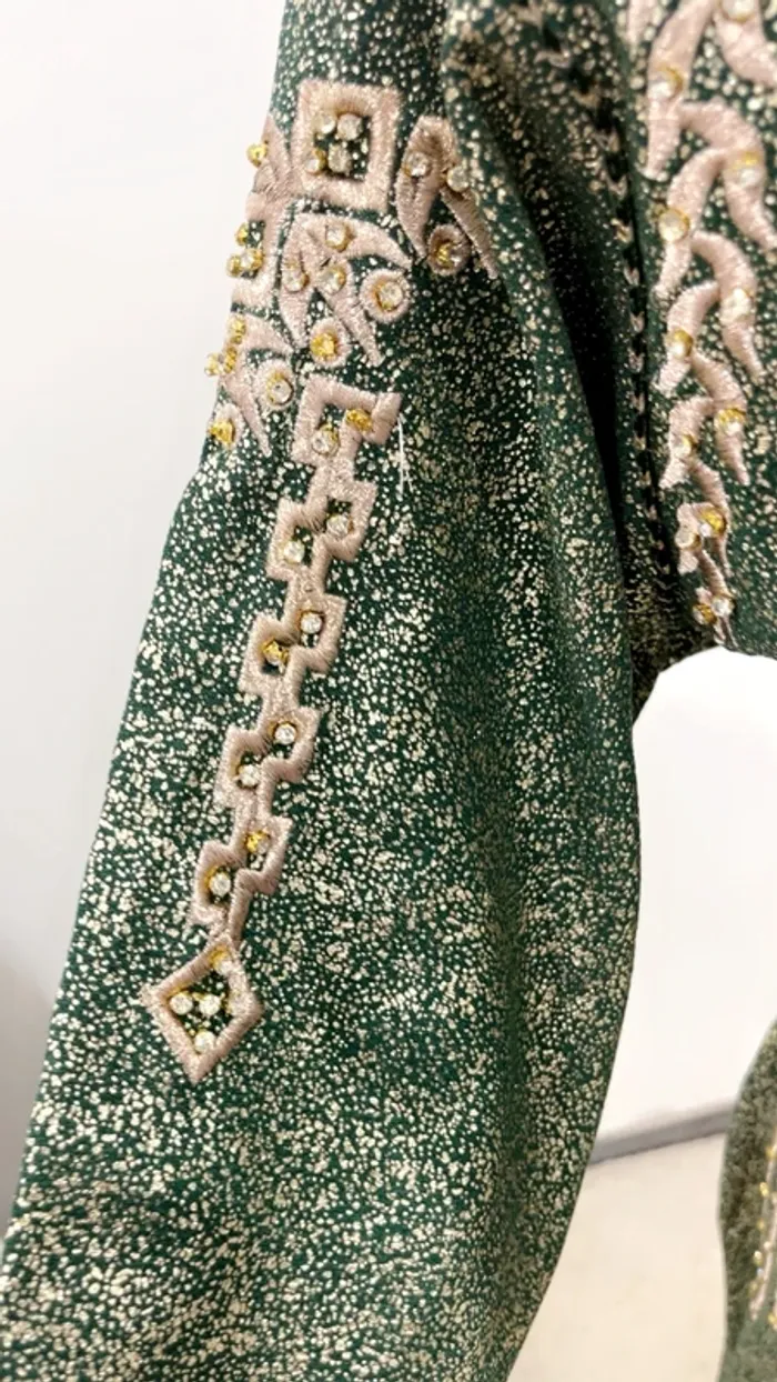 Magnifique caftan joliment travaillé - photo numéro 4