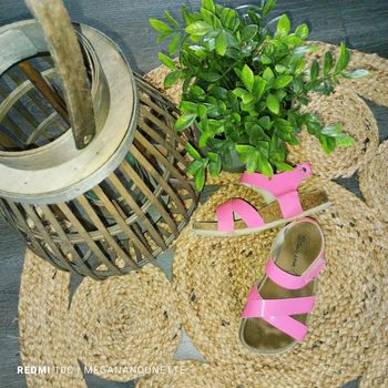 🌸 Sandales Roses à Brides – Pointure 29 🌸