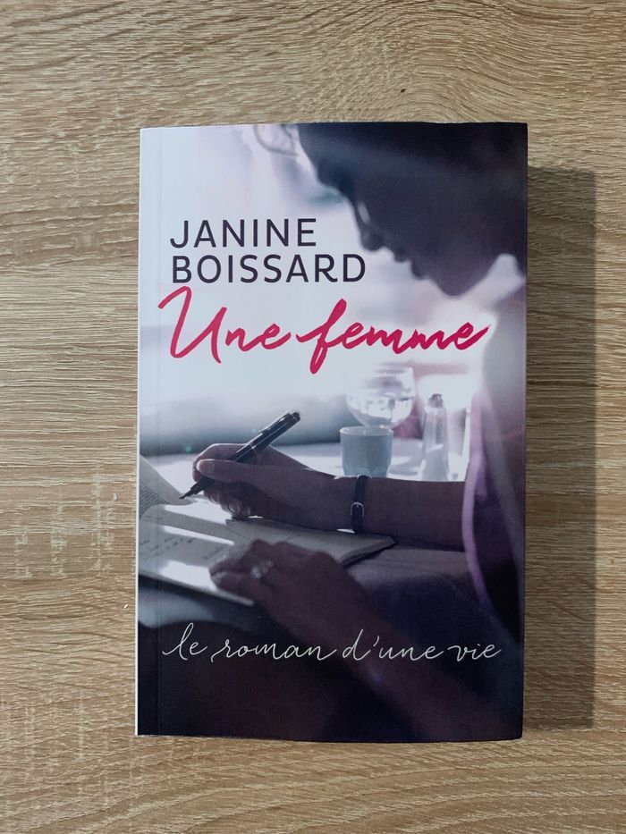 Une femme - photo numéro 1