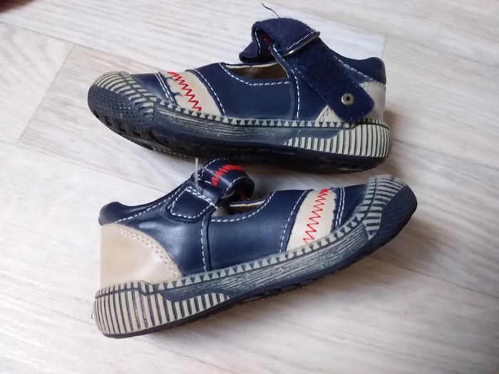 Chaussures basses en très bon état - photo numéro 2