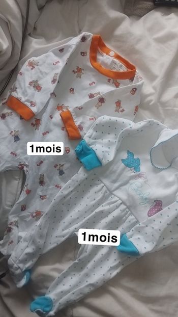 Vend deux pyjama pour 2euros