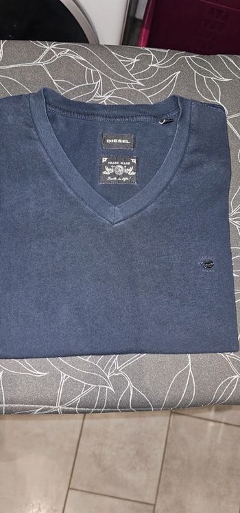 Tee shirt col v bleu diesel