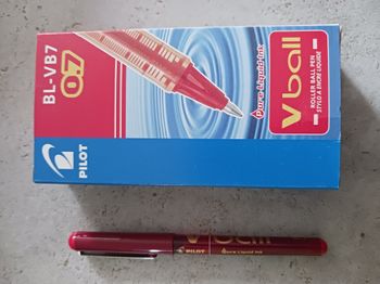 boite de 12 stylos à encre liquide rouge roller ball Pilot