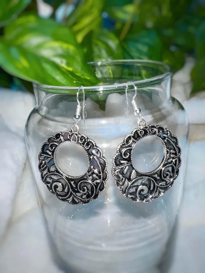 Boucles d’oreilles Neuves 🩶 - photo numéro 4