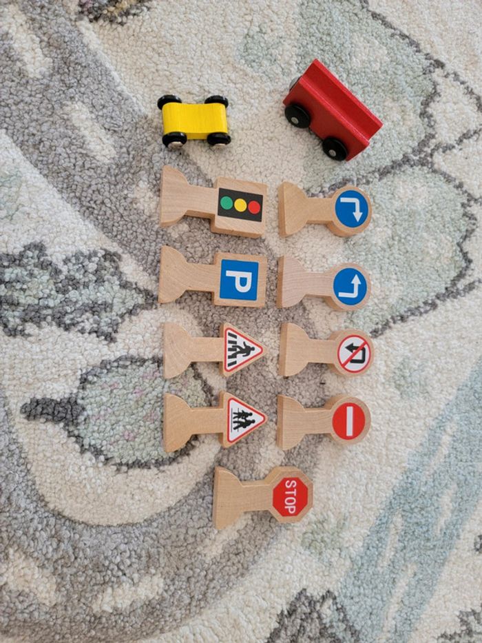 Lot jouets en bois 🚂 - photo numéro 2